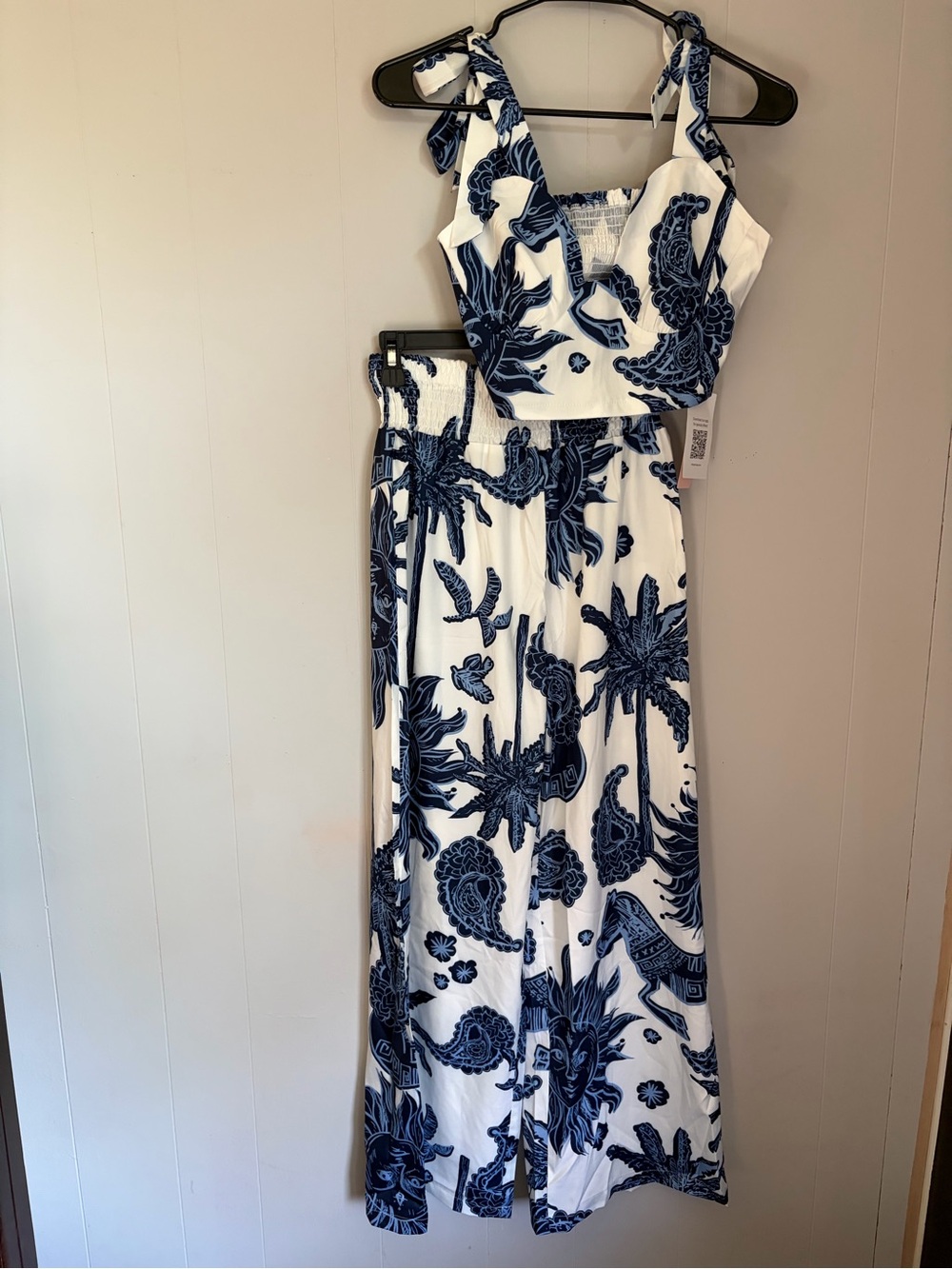 Floral Print Wide-Leg Pants & crop top  - White & Navy - Picture 2 of 8